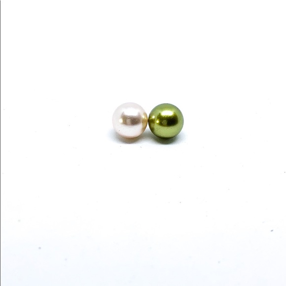 Faux Large Pearl Earrings - Picture 1 of 5